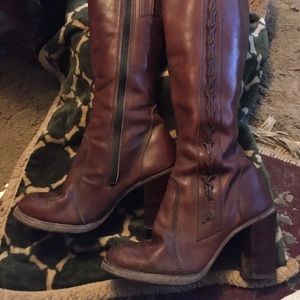 Vintage Zodiac zip leather boot. Size 7